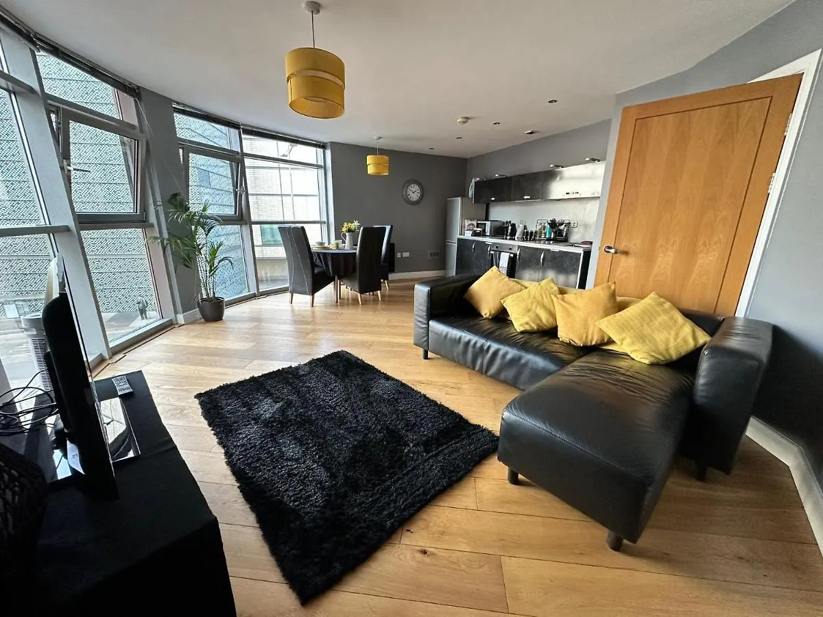 Fantastic And Modern City Centre Flat With Free Parking! Cardiff